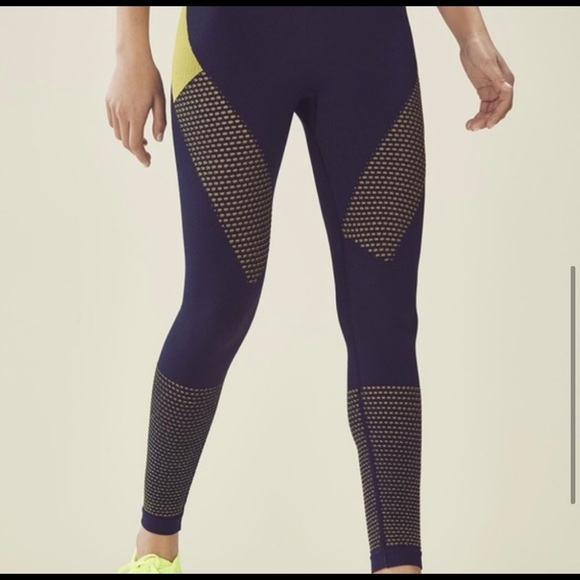 *sold*Rare Demi Lovato Fabletics Leggings - Picture 8 of 9